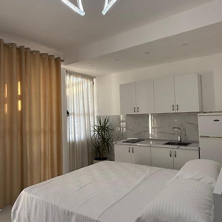 Elio'S Room Durres Exterior photo